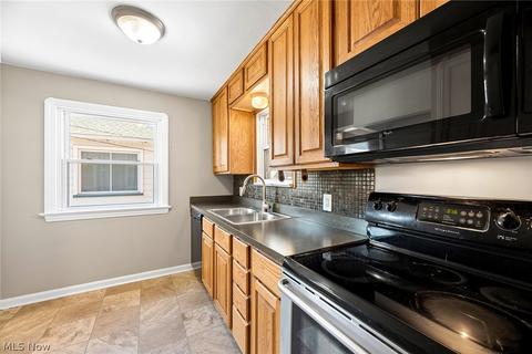 6906 Gerald Ave, Parma, OH 44129 photo 12