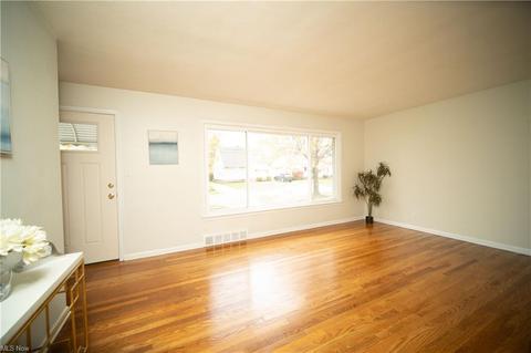 23890 Devoe Ave, Euclid, OH 44123 photo 11