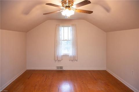 1055 Avon St, Akron, OH 44310 photo 15