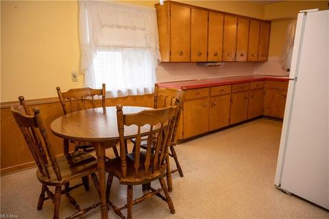 1055 Avon St, Akron, OH 44310 photo 6