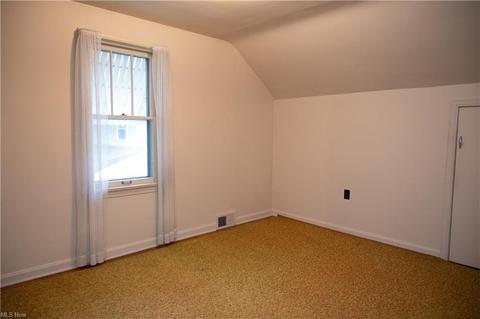 1055 Avon St, Akron, OH 44310 photo 14