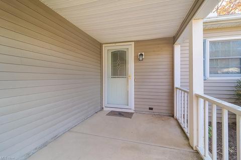 105 Pike Ct, Lagrange, OH 44050 photo 3