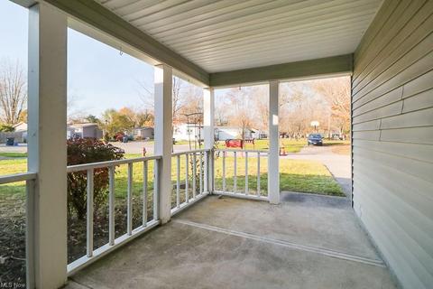 105 Pike Ct, Lagrange, OH 44050 photo 4