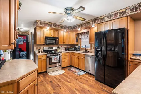 318 Mohawk Ave NW, Canton, OH 44708 photo 9
