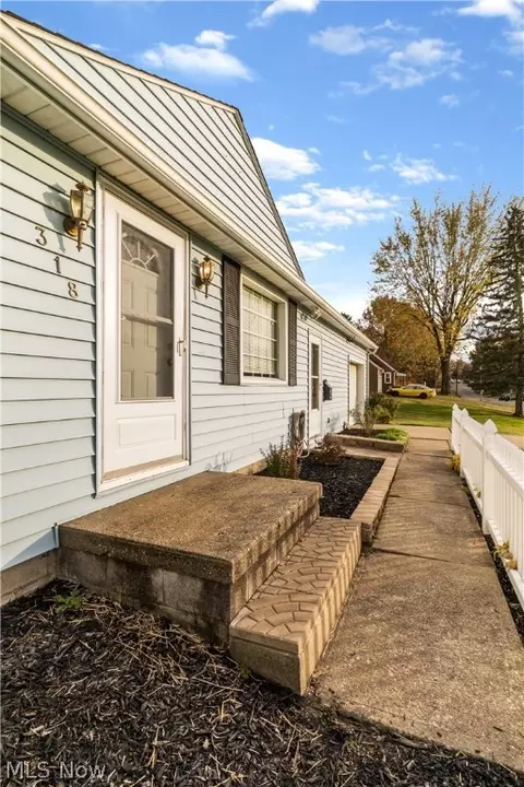 318 Mohawk Ave NW, Canton, OH 44708 photo 4