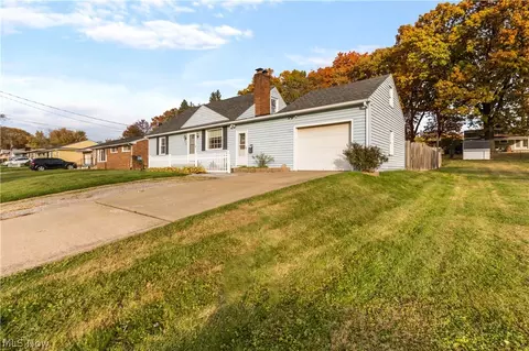 318 Mohawk Ave NW, Canton, OH 44708 photo 3
