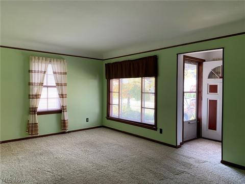 425 E 274th St, Euclid, OH 44132 photo 4