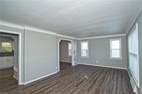 360 E 215 St, Euclid, OH 44123 photo 5