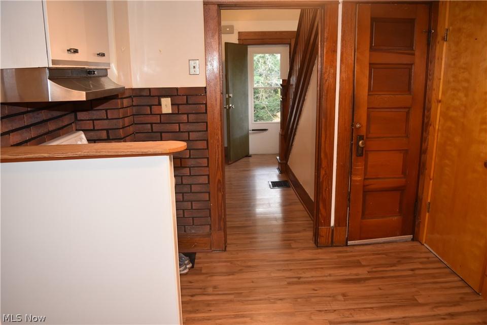  83 Laipple St, Bridgeport, OH 43912 photo 4