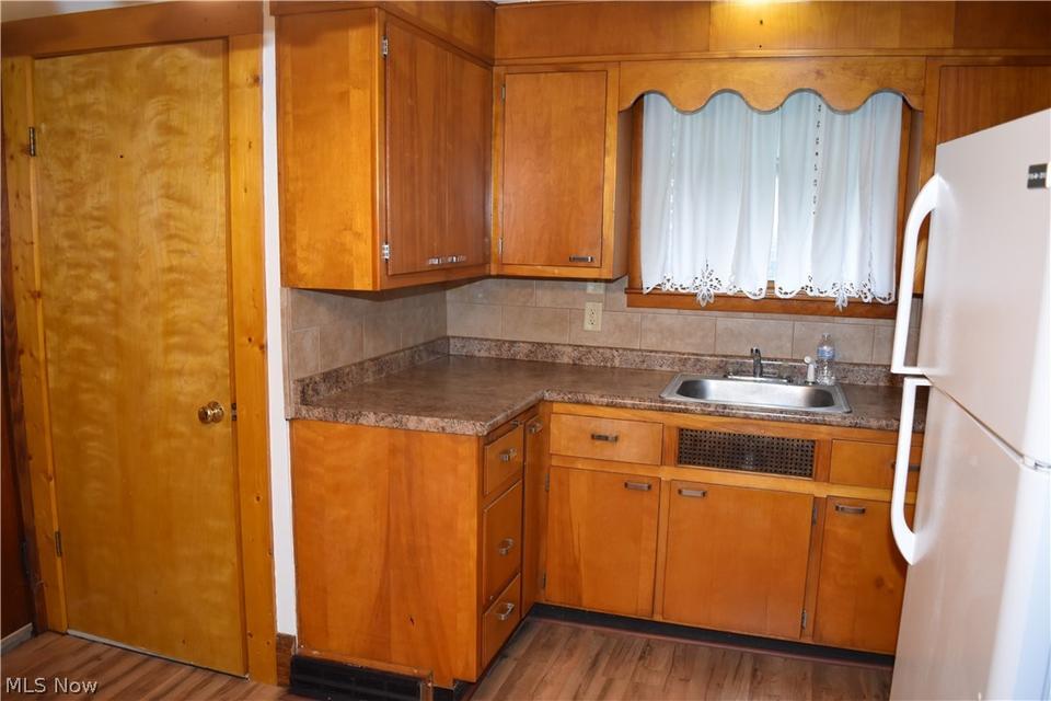  83 Laipple St, Bridgeport, OH 43912 photo 2