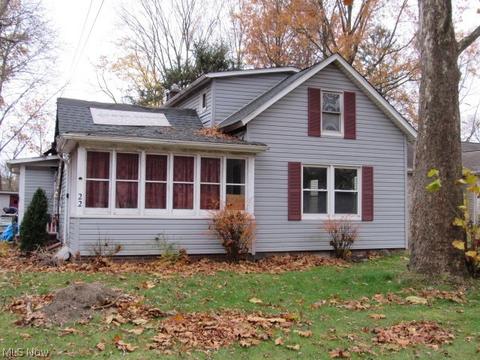22 Bronson St, Berea, OH 44017 photo 1