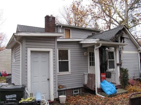 22 Bronson St, Berea, OH 44017 photo 4