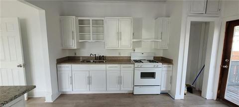 203 Bath St, Elyria, OH 44035 photo 5