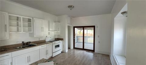 203 Bath St, Elyria, OH 44035 photo 3