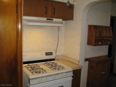 7922 Thornton Dr, Parma, OH 44129 photo 4