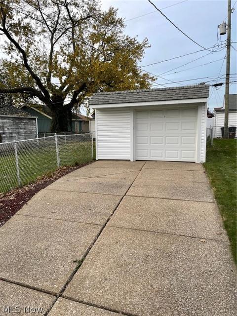 7922 Thornton Dr, Parma, OH 44129 photo 33