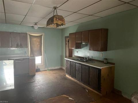 31 Wall St, Jefferson, OH 44047 photo 2
