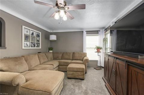 6211 Gerald Ave, Parma, OH 44129 photo 4