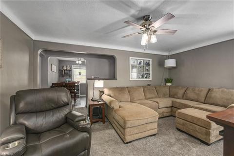 6211 Gerald Ave, Parma, OH 44129 photo 3