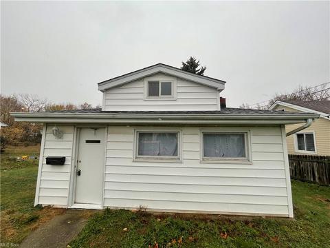 8027 Cherry St, Mentor On The Lake, OH 44060 photo 1