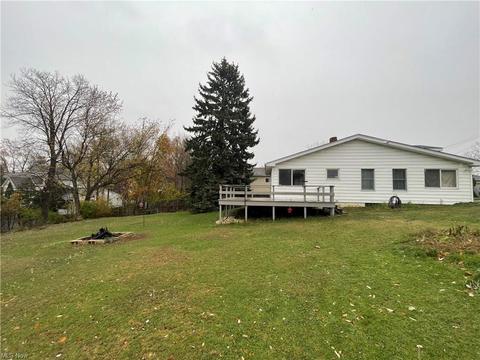 8027 Cherry St, Mentor On The Lake, OH 44060 photo 3