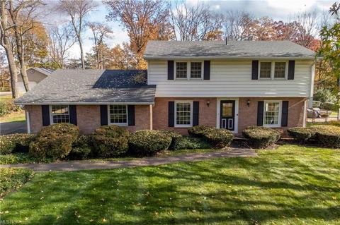 1738 Dunkeith Dr NW, Canton, OH 44708 photo 1