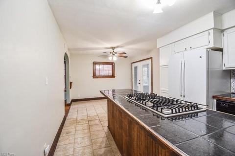 147 Wolfe Ave, Mansfield, OH 44907 photo 2
