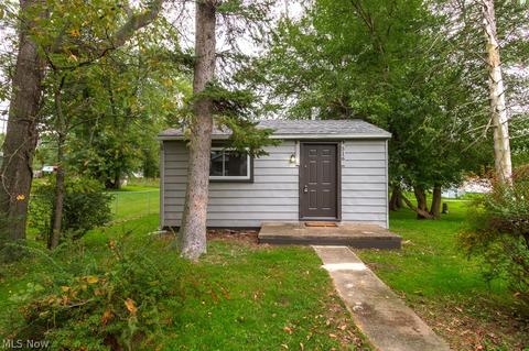 516 Wallace Ave SE, Canton, OH 44707 photo 2