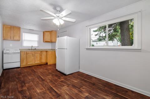 516 Wallace Ave SE, Canton, OH 44707 photo 4