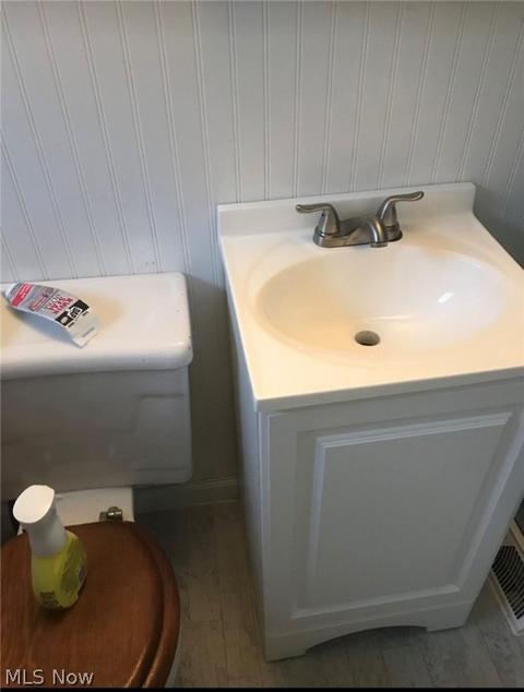 702 Bettes Ave, Akron, OH 44310 photo 5