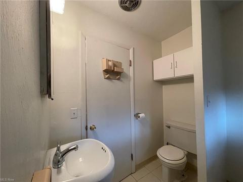 7880 Joyce Dr, Parma, OH 44130 photo 9