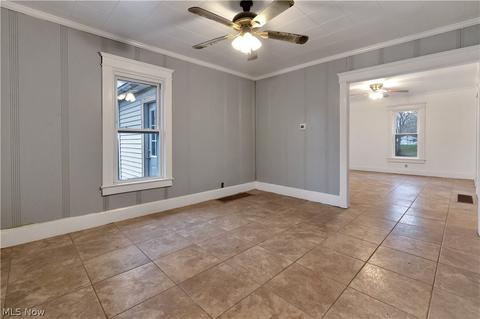 547 Pyramus Rd, Chester, WV 26034 photo 9