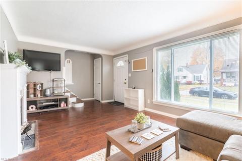 4906 Pershing Ave, Parma, OH 44134 photo 9