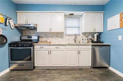 4906 Pershing Ave, Parma, OH 44134 photo 4