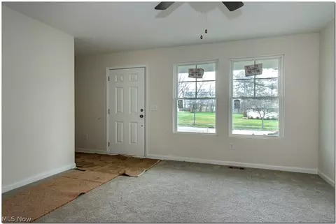 6000 Dunham Rd, Maple Heights, OH 44137 photo 3
