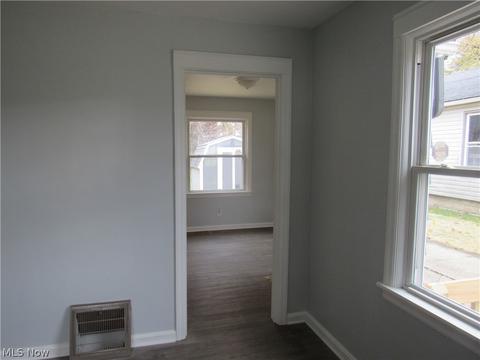 704 Thayer Ave, Ashtabula, OH 44004 photo 7