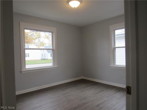 704 Thayer Ave, Ashtabula, OH 44004 photo 9
