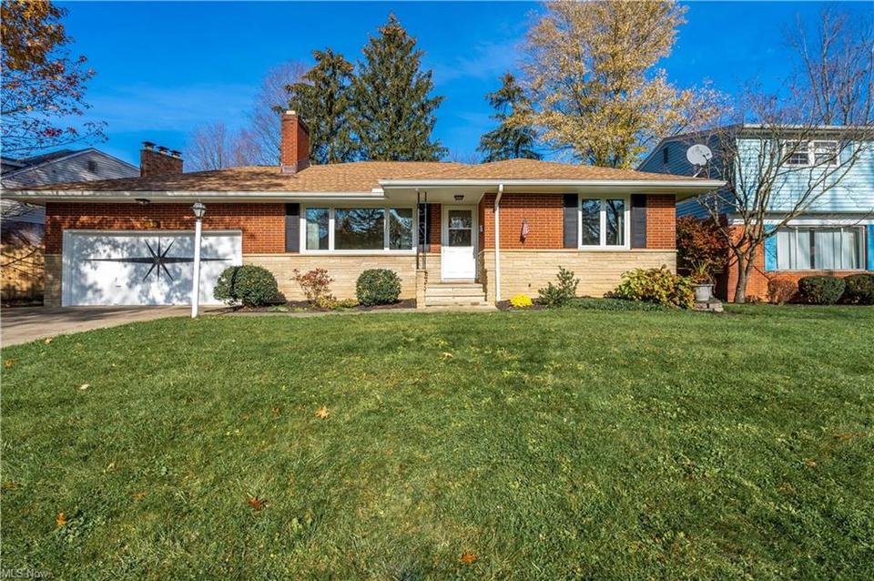 260 Michigan Ave, Elyria, OH 44035 35 Photos MLS 4333515 Movoto