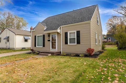 1311 Gorge Blvd, Akron, OH 44310 photo 2