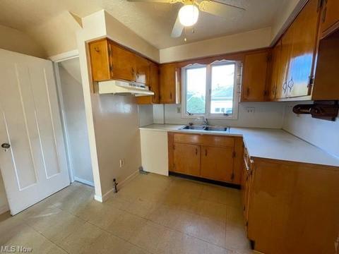 346 Harvard Ave, Elyria, OH 44035 photo 4