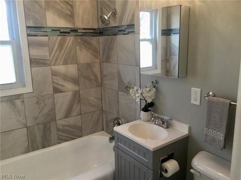 525 Metcalf Rd, Elyria, OH 44035 photo 9