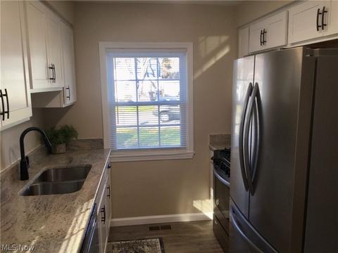525 Metcalf Rd, Elyria, OH 44035 photo 3