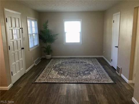 525 Metcalf Rd, Elyria, OH 44035 photo 4