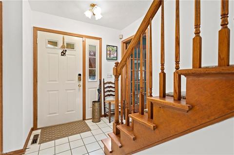 132 Bryan Ct, Elyria, OH 44035 photo 2