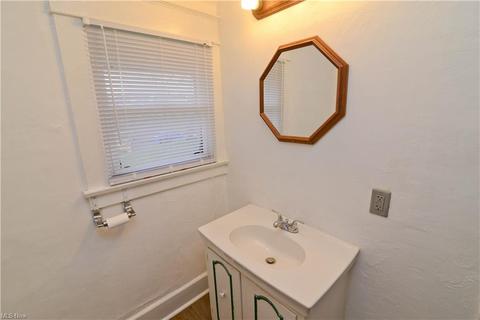 96 Parkway St, Struthers, OH 44471 photo 24