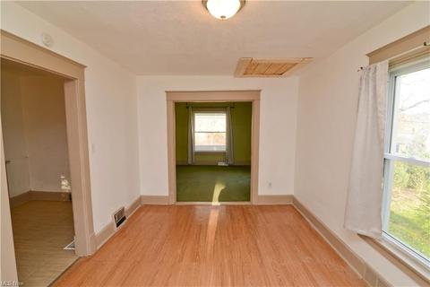 96 Parkway St, Struthers, OH 44471 photo 11