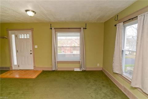 96 Parkway St, Struthers, OH 44471 photo 6