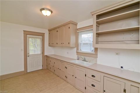 96 Parkway St, Struthers, OH 44471 photo 12