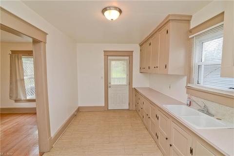 96 Parkway St, Struthers, OH 44471 photo 13