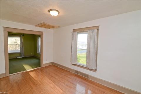 96 Parkway St, Struthers, OH 44471 photo 10